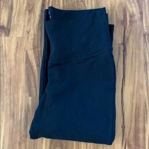 Old Navy Pants - Old Navy Black Roll-Panel Yoga Capris Old Navy Pants - Old Navy Black Roll-Panel Yoga Capris